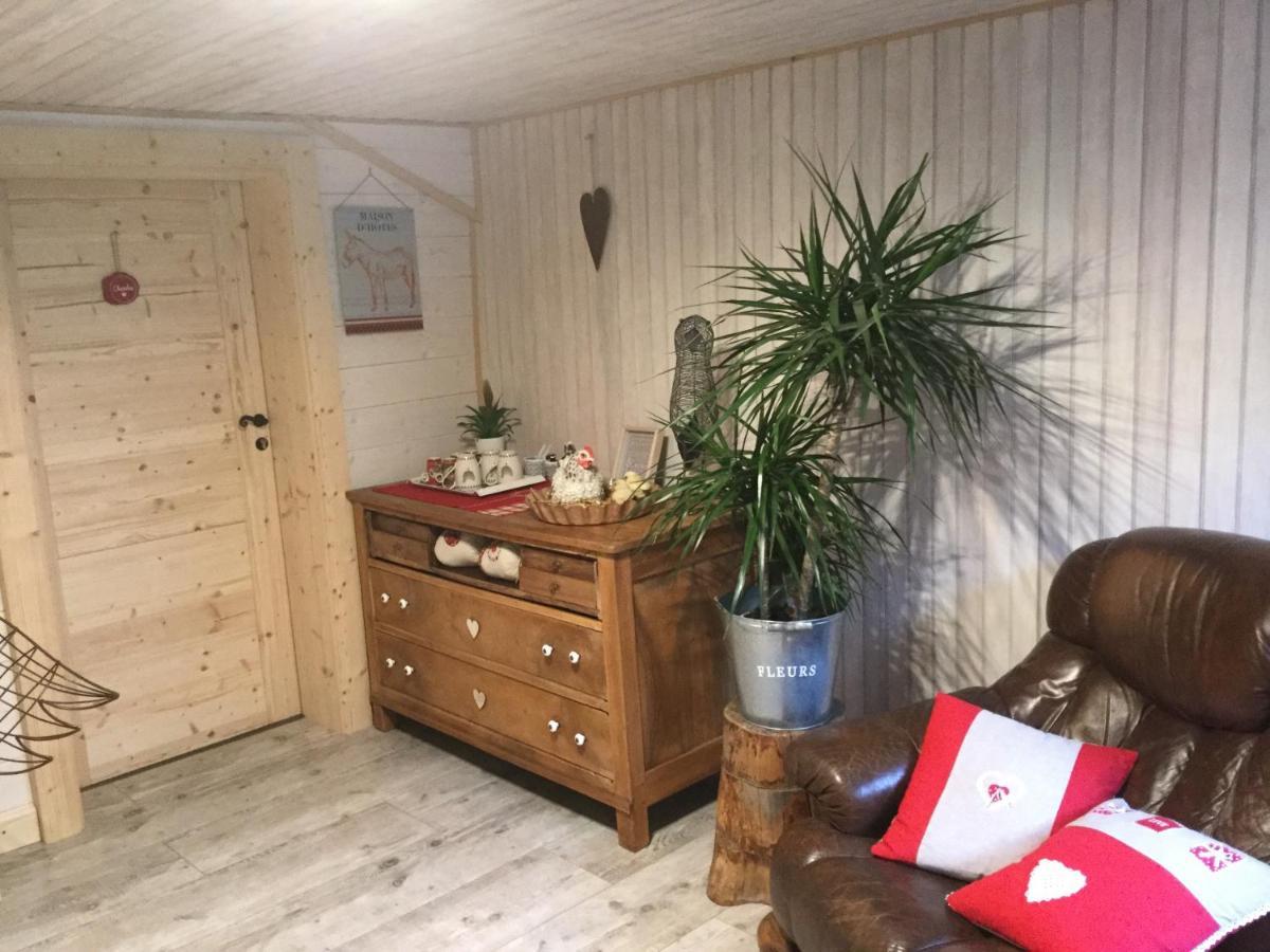 La Ferme De La-Haut B&B Le Haut-du-Them ภายนอก รูปภาพ